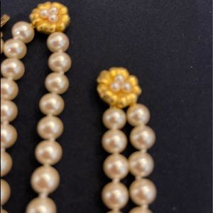 Pearl necklace and bracelet set